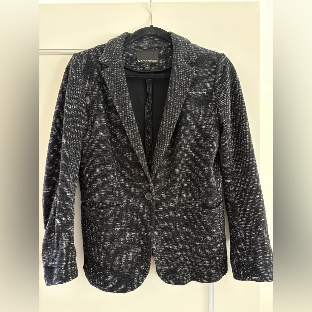 Banana Republic Black and White knit blazer size 8